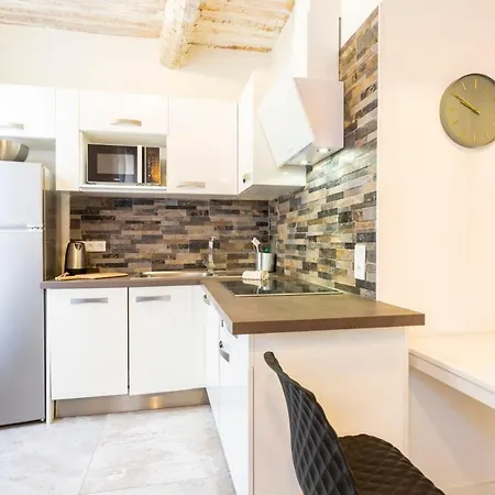 Safranier Emy 201 Apartment